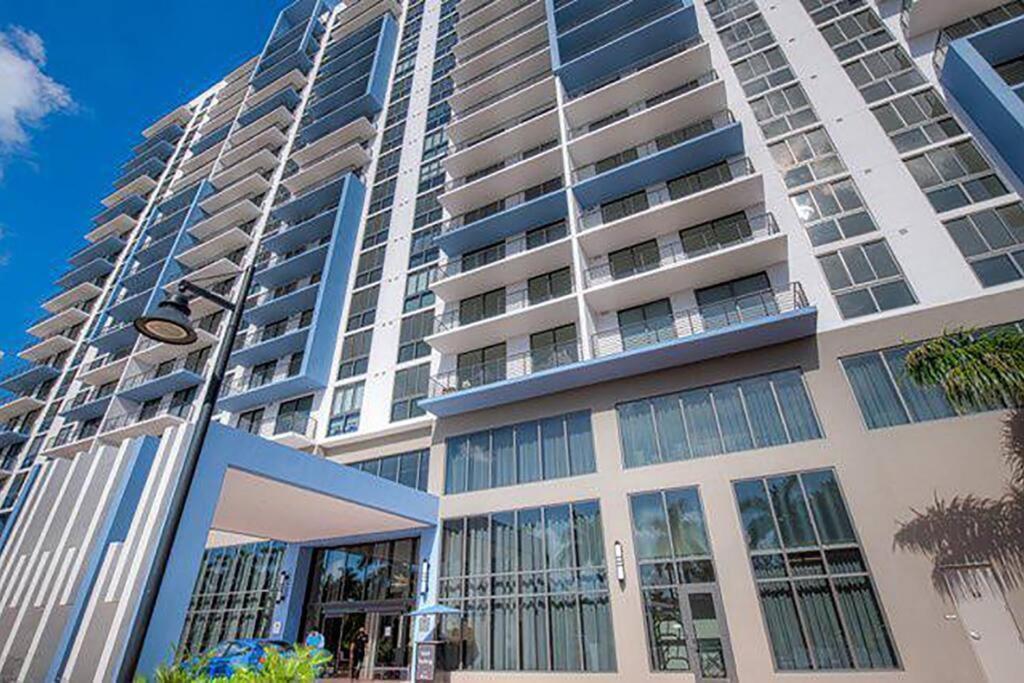 Luxury Studio In Downtown Doral *